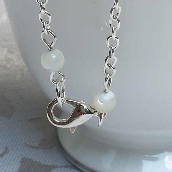 Shell and Tassel Necklace - Picture 4 of 5